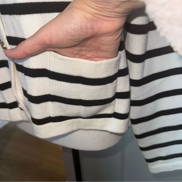 LILLUSORY striped cardigan sweater with gold buttons front side pockets. Medium - Picture 13 of 13